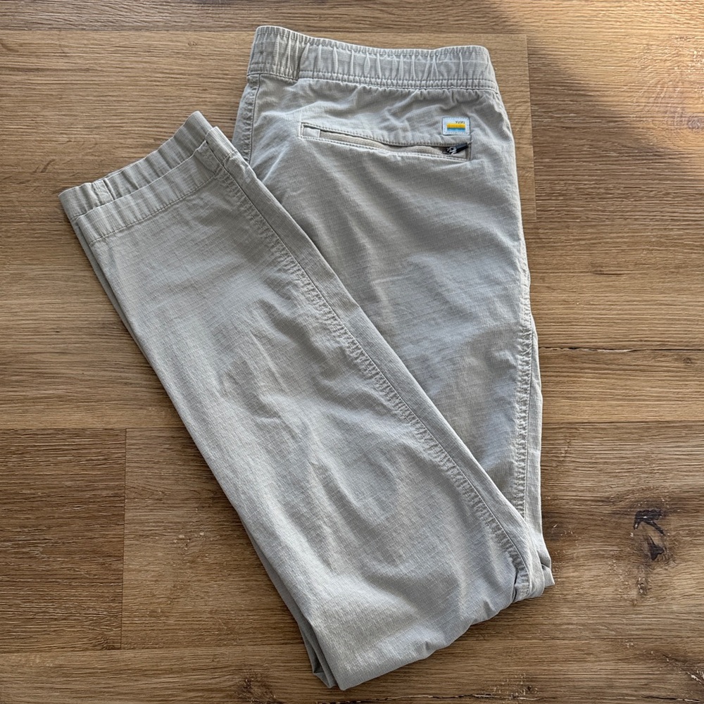 Vuori Taupe/Khaki Womenβs Ripstop Pant, Size M - Picture 13 of 13